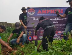 Amphibi dan Komunitas Prabu PL Tanam 1000 Pohon di Sekitar TPAS Burangkeng