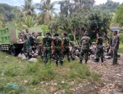 TNI Serbu Kampung Bawa Batu untuk Program Pembangunan Jalan