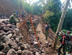 Satgas TMMD Ke-119 Kodim 1623/Karangasem Buka Akses Jalan Di Bukit Catu Selumbung