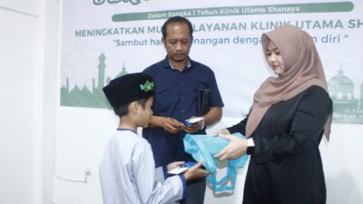 Klinik Utama Shanaya santuni 13 yatim Yayasan Senyum Mandiri