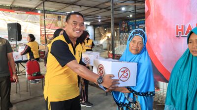 Penanaman Pohon  dan Bakti Religi di Masjid Babah Alun di Hari Bhayangkara ke-78