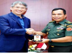 Perkuat Kerja Sama, Kapuspen TNI Terima Kunjungan Kapuspen Kemhan Singapura