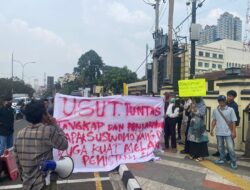 Laskar Santri Gelar Demo di Polres Metro Depok