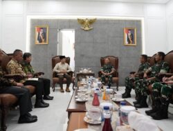 Panglima TNI Terima Audiensi Menteri Transmigrasi RI