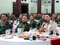 Panglima TNI dan Menhan RI Ikuti Malam Akrab Bersama Ribuan Prajurit di Papua