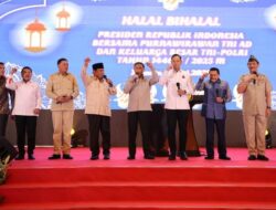 Momen Prabowo Meminta AHY Memimpin Hymne Taruna di Halalbihalal Purnawirawan
