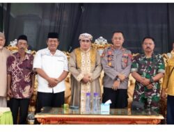 Dimas Kanjeng Distribusikan Daging Kurban dan Sembako kepada Ribuan Warga