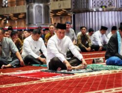 Panglima TNI Bersama Presiden RI Jalankan Salat Idul Adha di Masjid Istiqlal
