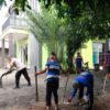 Warga Gelar Kerja Bakti Pemasangan Koblok di Masjid Raya Ar Rahman