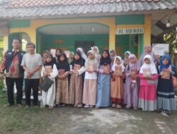 Yayasan Dulur Salembur Karawang Kembali Gelar Program Wakaf Al-Qur’an, Anak-anak MDA Al-Ikhlas Antusias