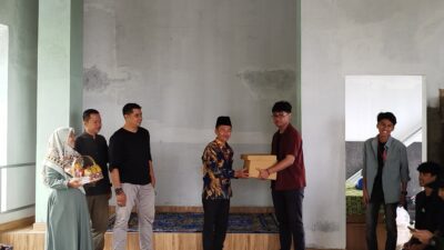 Komunitas “Dari Tangan Kanan” Gelar Bakti Sosial Bertajuk *Jelajah Hati Jelajah Ilmu* di Istana Yatim Gemah Ripah Kuningan