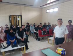 Warga Cilegon Antusias Pelajari Bahasa Korea dari Mr Kim Asal Korea Selatan