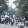 Buruh Kepung Pemkab Bekasi, Tuntut Upah Layak dan Pengadilan Hubungan Industrial
