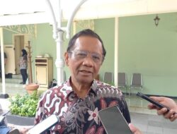Mahfud MD Beri Dua Jempol ke Prabowo Usai Reshuffle 5 Menteri