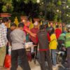 Wali Kota Tri Adhianto Bersama ASN Kota Bekasi Tebar Berkah Lewat Aksi Jumat Peduli