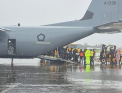 Tower PLN Roboh Akibat Banjir, TNI Gerak Cepat Bantu Pulihkan Kelistrikan di Aceh