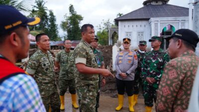 Wakil Panglima TNI Tinjau Pengungsi Banjir di Takengon dan Pidie Jaya