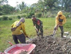 Perkuat  Sikap Toleransi, Babinsa Koramil 1710-07/Mapurujaya Bersama Warga Gelar Kerja Bakti Pembangunan Masjid