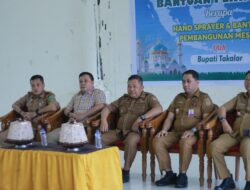 Wujud Perhatian Terhadap Petani, Bupati Takalar Serahkan Bantuan Pertanian Kepada Petani Takalar