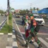 Peduli Keselamatan Anak Sekolah, Secara Rutin Babinsa Koramil Jajaran Kodim 1710/Mimika Bantu Seberangkan Jalan