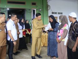 Wabup Wakili Bupati Takalar Serahkan 1.197 Sertifikat Tanah PTSL di Kecamatan Sanrobone