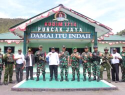 Perintah Presiden Program Pembuatan Jembatan Infrastruktur Pedesaan Danrem 173/PVB Kunjungi Kodim 1714/Puncak Jaya