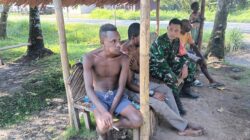 Babinsa Koramil 1710-07/Mapurujaya Laksanakan Komsos dengan Warga