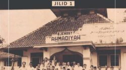 Dari Stigma ke Rekognisi: Sebuah Resensi Buku dan Catatan Kritis Saya atas 100 Tahun Ahmadiyah di Indonesia