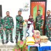 Dansatgas TMMD Ke-127 Kodim 1514/Morotai Berikan Santunan Sembako kepada Warga Desa Mandiri