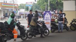 Handy & Partner Law Office Bersama Tim LBH Aadila Anindha Estungkara Bagikan Takjil Gratis