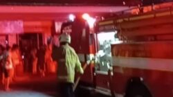 Kebakaran Minimarket di Sunter Jaya Diduga Akibat Korsleting, Damkar Kerahkan 4 Unit Mobil Pemadam