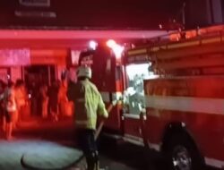 Kebakaran Minimarket di Sunter Jaya Diduga Akibat Korsleting, Damkar Kerahkan 4 Unit Mobil Pemadam