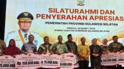 Takalar Menerima Dua Penghargaan Indikator Makro, Daeng Manye Dapat Rp150 Juta dari Gubernur Sulsel