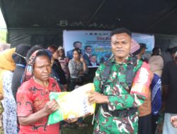 TNI dan Bulog Hadirkan Program Pangan Murah Beras di Kab. Puncak Jaya