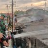 Babinsa Bergerak Cepat Tangani Kebakaran Empat Rumah di Cibarusah