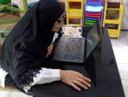 Usia 70 Bukan Batas, Perjuangan Ibu Sumiyem Menuntut Ilmu di PKBM ALIF