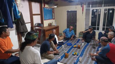 Ketua RT 10 Ciracas Mudjianto Kunjungi Warga Korban Kecelakaan, Berikan Dukungan dan Bantuan Moril