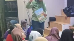 Ketua RT 09 RW 03 Sunter Jaya Sosialisasikan Pemilahan Sampah dari Rumah