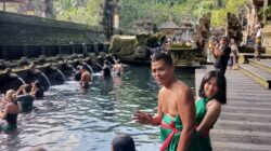 Pengalaman Melukat di Bali, Menyucikan Diri di Tirta Empul dan Menyelami Kearifan Leluhur Nusantara
