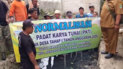 Geliat Padat Karya Tunai di Desa Amansari : Gorong – gorong ( Solokan ) Lancar Warga senang.
