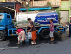 Bantuan Dua Tangki Air Bersih Atasi Krisis Air Warga RW 03 Akibat Normalisasi Saluran