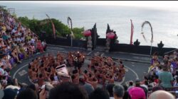Pengalaman Menonton Tari Kecak di Pura Uluwatu, Saat Senja dan Legenda Ramayana Menyatu