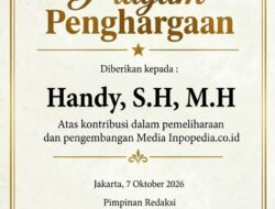 Handy, S.H., M.H. Raih Piagam Penghargaan dari Media Inpopedia.co.id